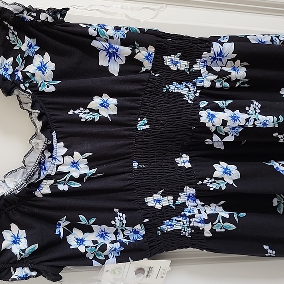 NB Ruffle Dress - Picture 2 of 10